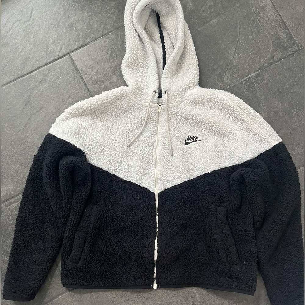 Cropped Black and White Nike Zip-Up